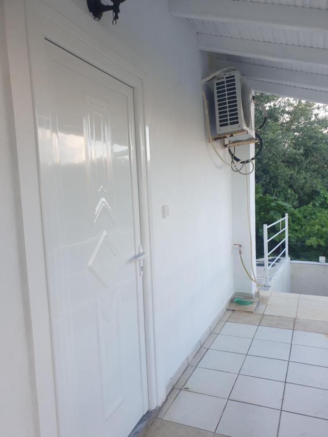 Rosemary House Guest House Sarande Exterior photo